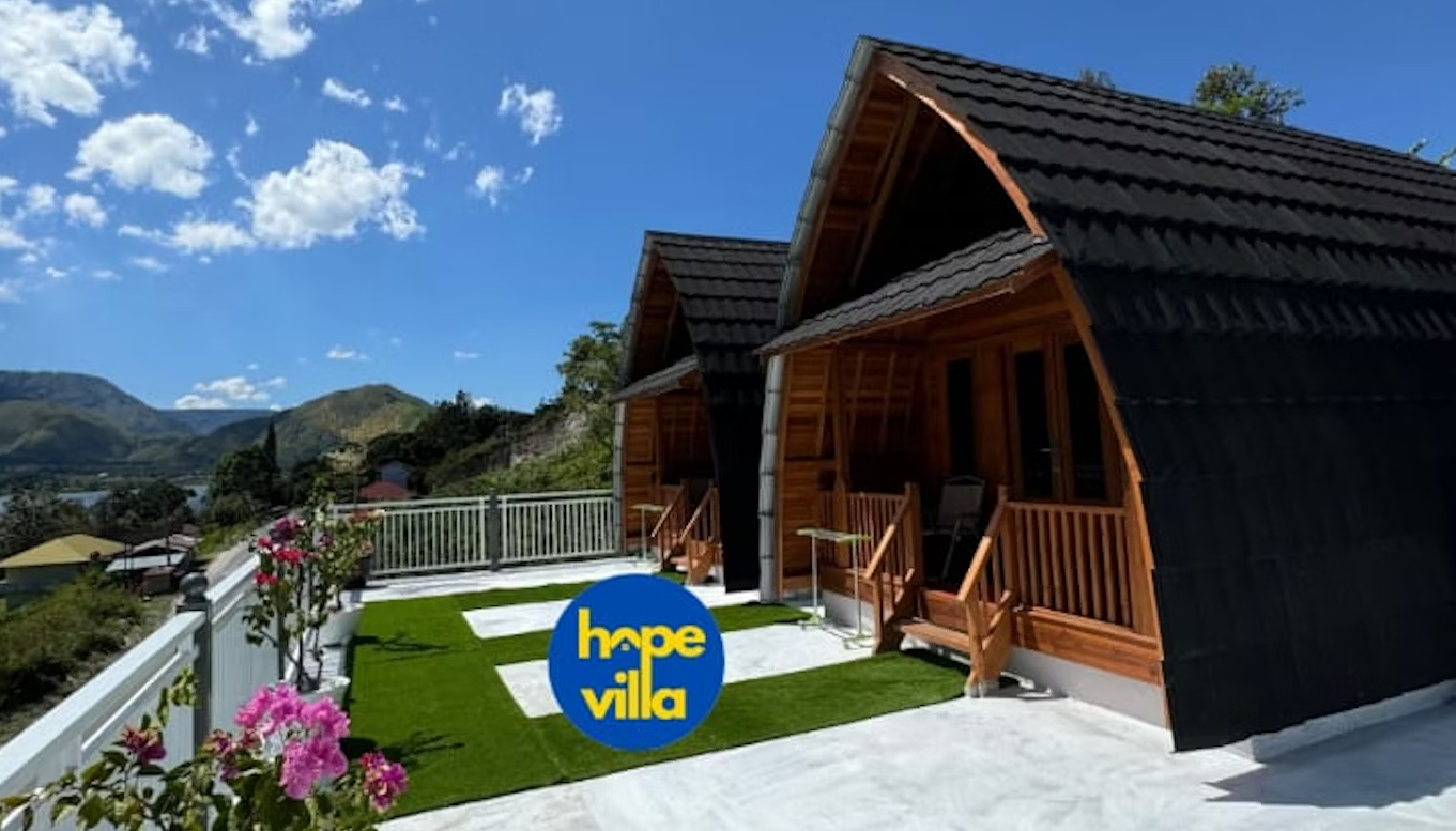 Glamping kayu Hope Villa, penginapan di Pulau Samosir dekat Danau Toba